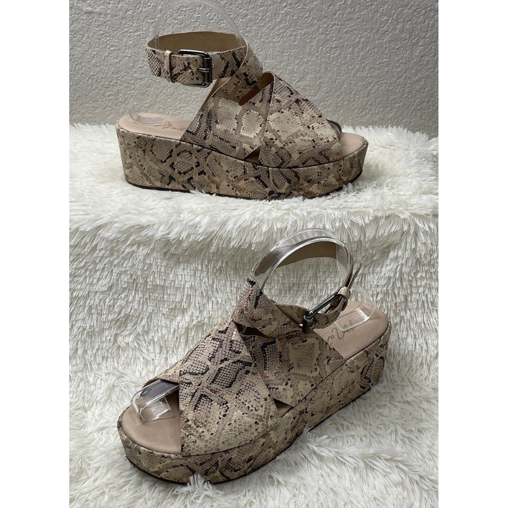 Matisse Runaway Sandals Womens 9 Beige Leather‎ Snake Print Wedge Platform Shoes